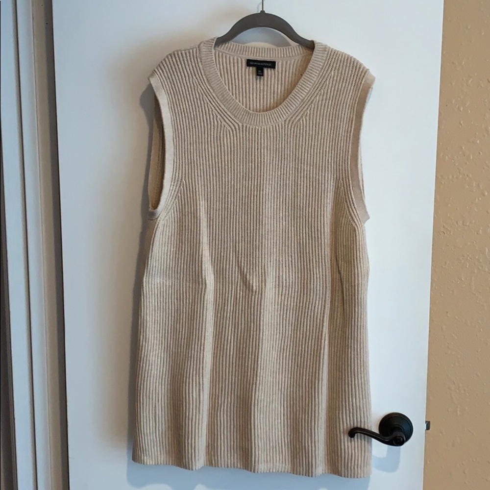 Banana Republic tunic style cream sweater